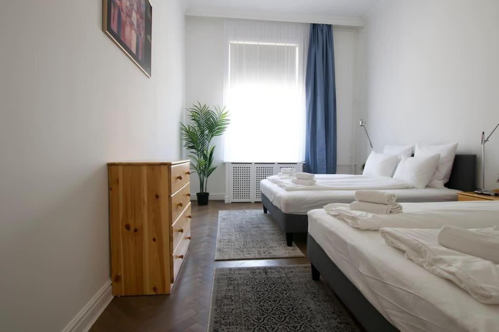 Premium Apartment By Hi5- Anker Apartment 부다페스트 외부 사진