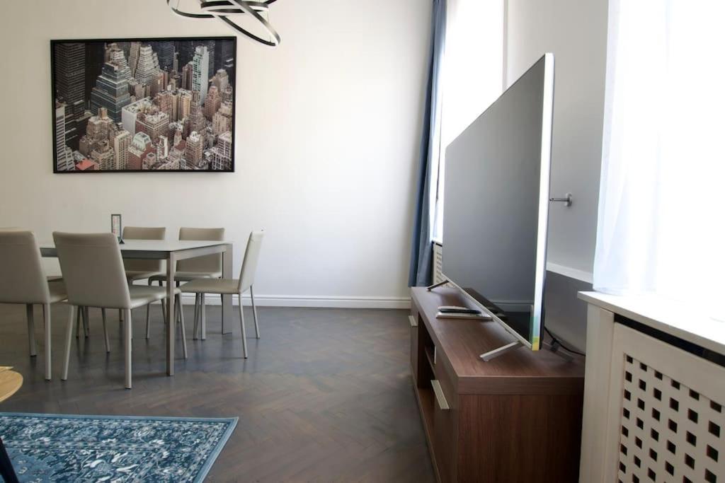 Premium Apartment By Hi5- Anker Apartment 부다페스트 외부 사진