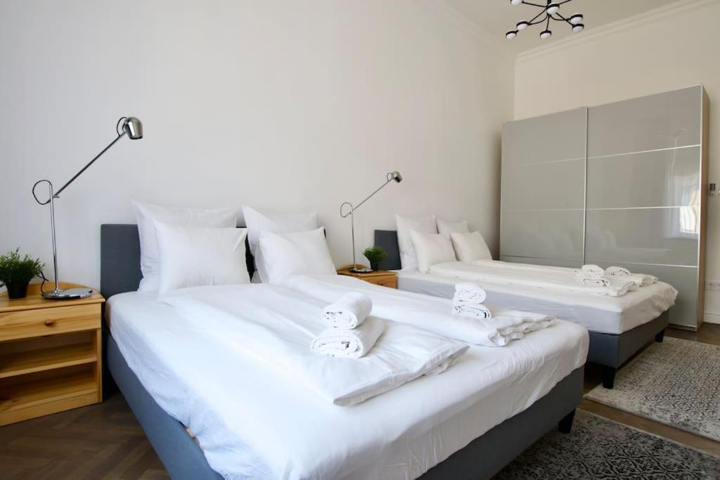 Premium Apartment By Hi5- Anker Apartment 부다페스트 외부 사진