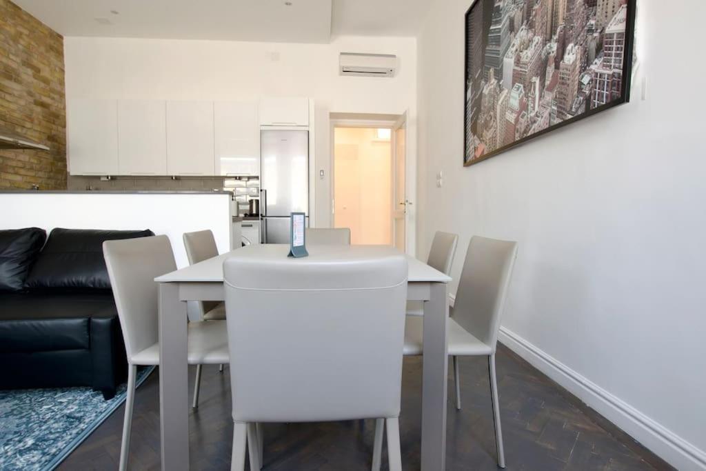 Premium Apartment By Hi5- Anker Apartment 부다페스트 외부 사진