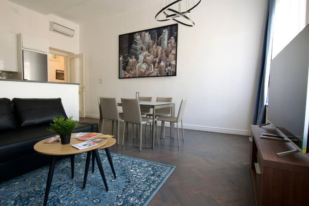 Premium Apartment By Hi5- Anker Apartment 부다페스트 외부 사진